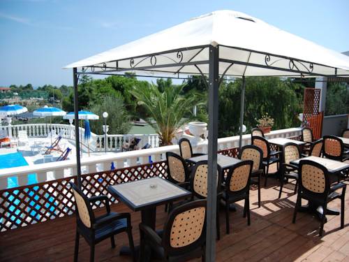 Imagen de la habitación del Hotel Althea Village Residence. Foto 5
