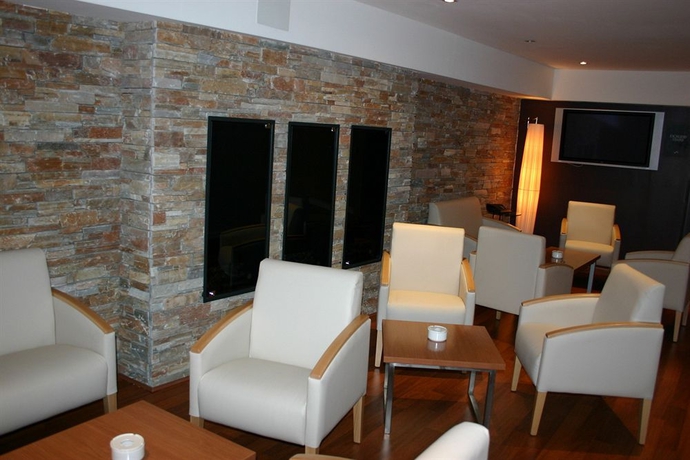 Imagen de los interiores del Hotel Alti. Foto 9