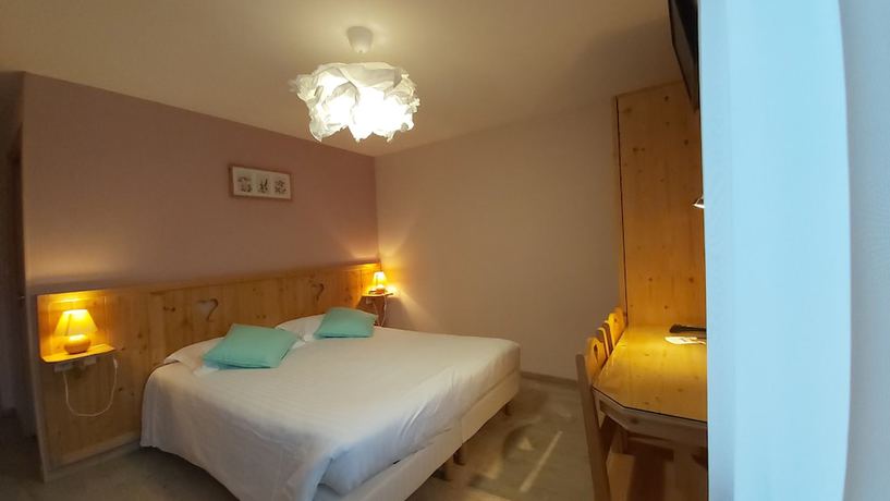 Imagen de la habitación del Hotel Alti\'Pic H&ocirc;tel. Foto 12
