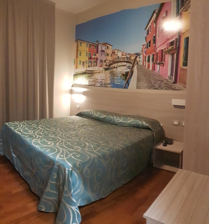 Imagen de la habitación del Hotel Altieri. Foto 16