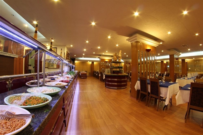 Imagen del bar/restaurante del Hotel Altinoz. Foto 1
