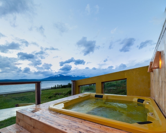 Imagen de la piscina del Hotel Altiplanico Puerto Natales. Foto 19