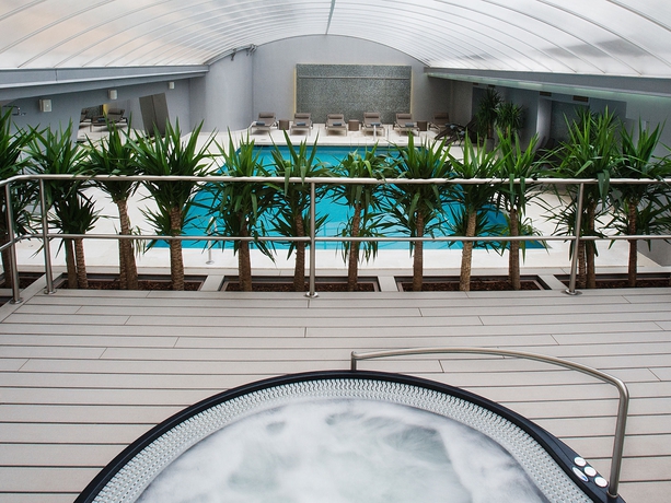 Imagen de la piscina del Hotel Altis Suites - Apartamentos Turísticos. Foto 12