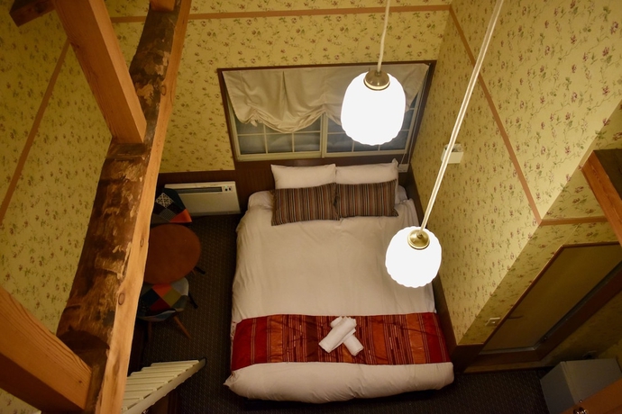Imagen de la habitación del Hotel Altitude Madarao. Foto 2
