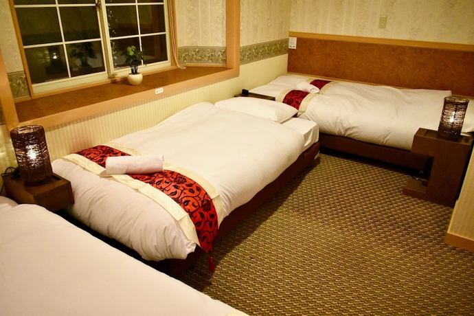 Imagen de la habitación del Hotel Altitude Madarao. Foto 8
