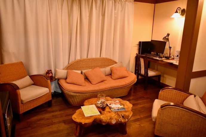 Imagen de los interiores del Hotel Altitude Madarao. Foto 15