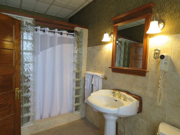 Imagen de la habitación del Hotel Altland House Inn and Suites. Foto 10