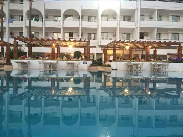 Imagen de la piscina del Hotel Altınorfoz Hotel. Foto 15