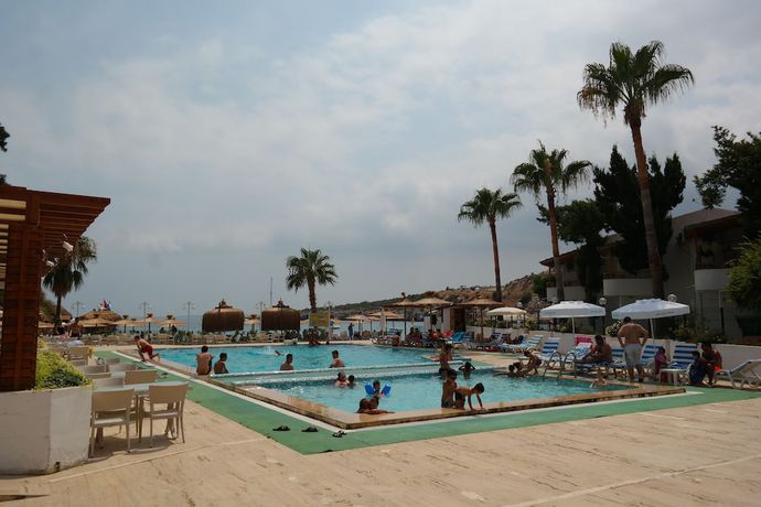 Imagen de la piscina del Hotel Altınorfoz Hotel. Foto 18