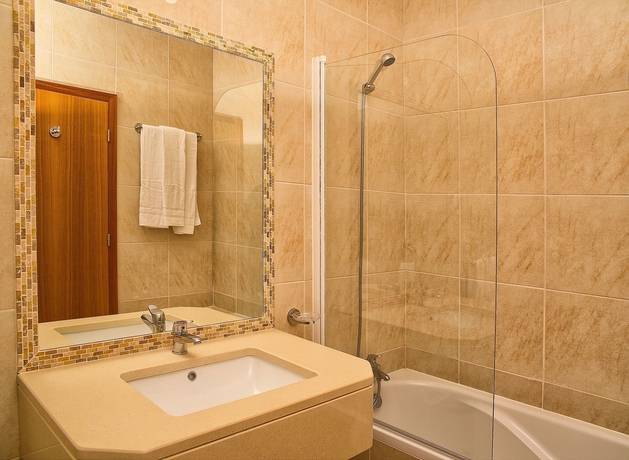 Imagen de la habitación del Hotel Alto Fairways. Foto 3