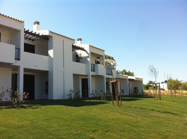 Imagen de los exteriores del Hotel Alto Fairways. Foto 12