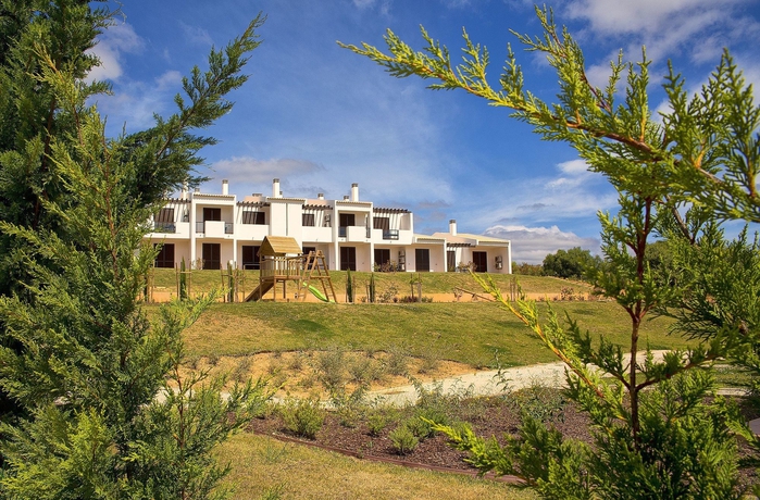 Imagen de los exteriores del Hotel Alto Fairways. Foto 13