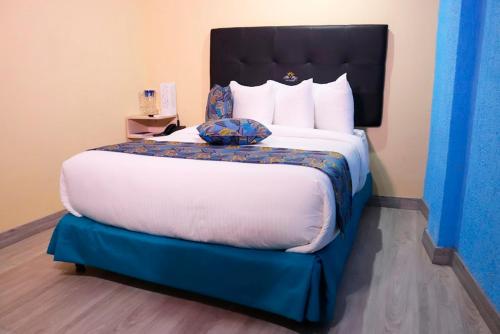Imagen general del Hotel Alto Mar. Foto 13