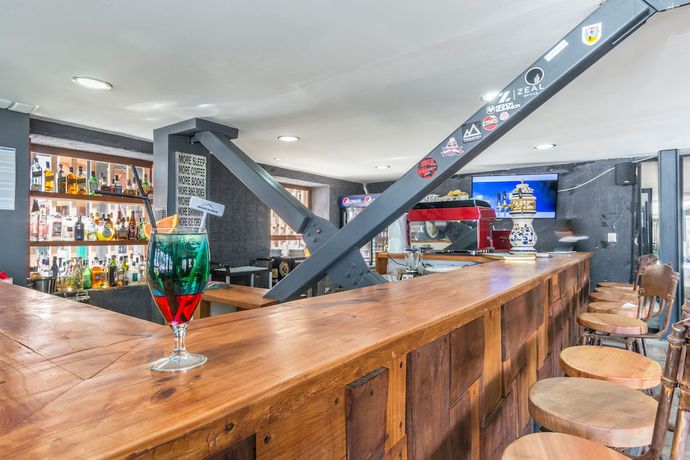 Imagen del bar/restaurante del Hotel Alto Nevados. Foto 3