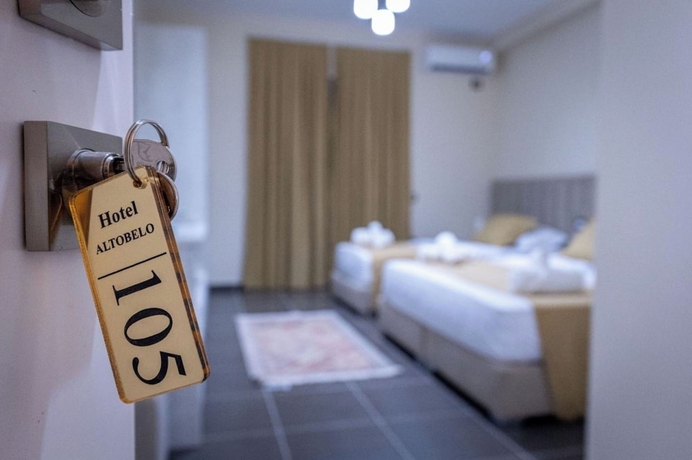 Imagen de la habitación del Hotel Altobelo. Foto 8