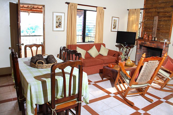 Imagen de la habitación del Hotel Altocerro Villas and Camping. Foto 13