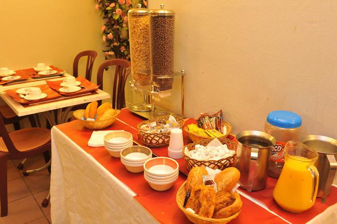 Imagen del bar/restaurante del Hotel Altona. Foto 2