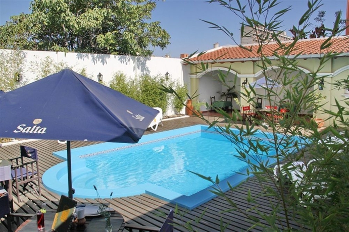 Imagen de la piscina del Hotel Altos De Balcarce. Foto 8