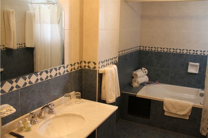 Imagen de la habitación del Hotel Altos De Balcarce. Foto 2
