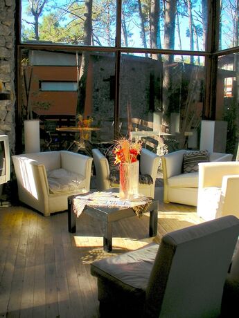 Imagen general del Hotel Altos Medanos - Cabañas Y Club De Bosque. Foto 7