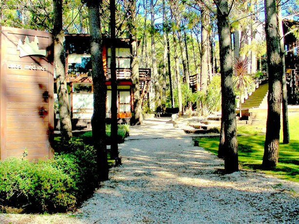 Imagen general del Hotel Altos Medanos - Cabañas Y Club De Bosque. Foto 15