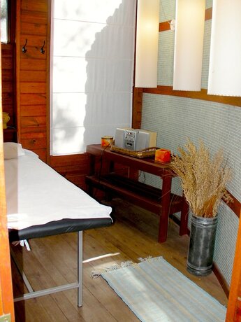 Imagen general del Hotel Altos Medanos - Cabañas Y Club De Bosque. Foto 16