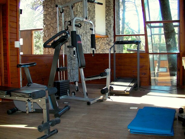 Imagen de los interiores del Hotel Altos Medanos - Cabañas Y Club De Bosque. Foto 32