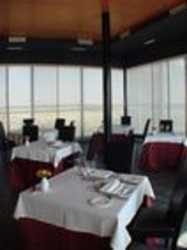 Imagen del bar/restaurante del Hotel Altovento. Foto 2