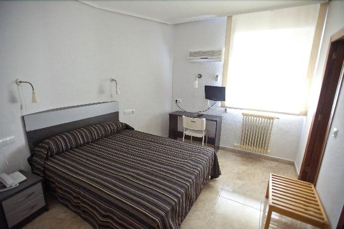 Imagen de la habitación del Hotel Altozano. Foto 3