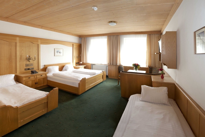 Imagen de la habitación del Hotel Altpradl. Foto 10