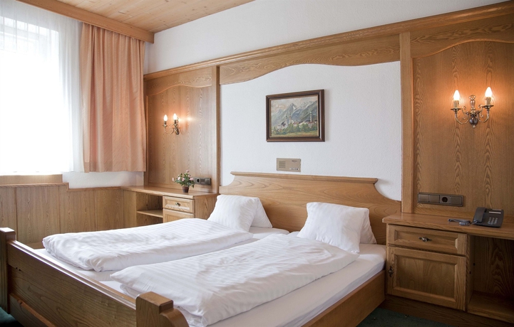Imagen de la habitación del Hotel Altpradl. Foto 12