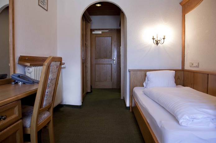 Imagen de la habitación del Hotel Altpradl. Foto 13