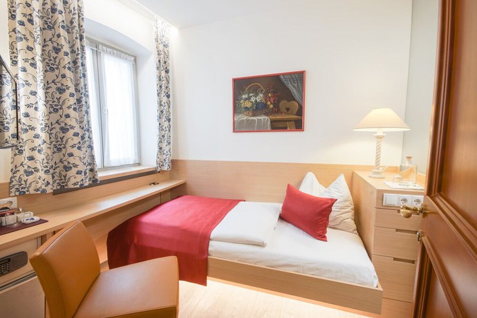Imagen de la habitación del Hotel Altstadt Wolf. Foto 2