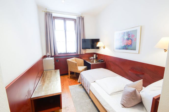 Imagen de la habitación del Hotel Altstadt Wolf. Foto 8