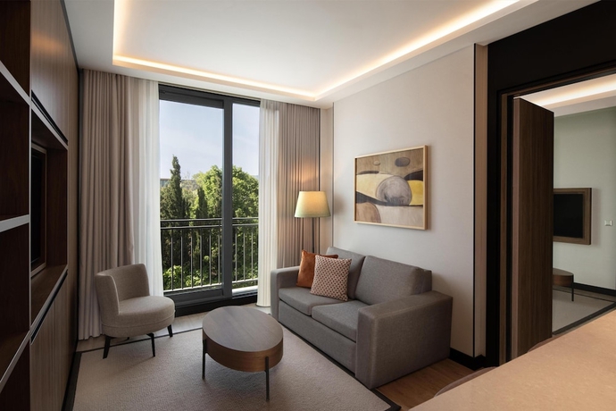 Imagen de la habitación del Hotel Altunizade Suites Istanbul, Curio Collection By Hilton. Foto 2