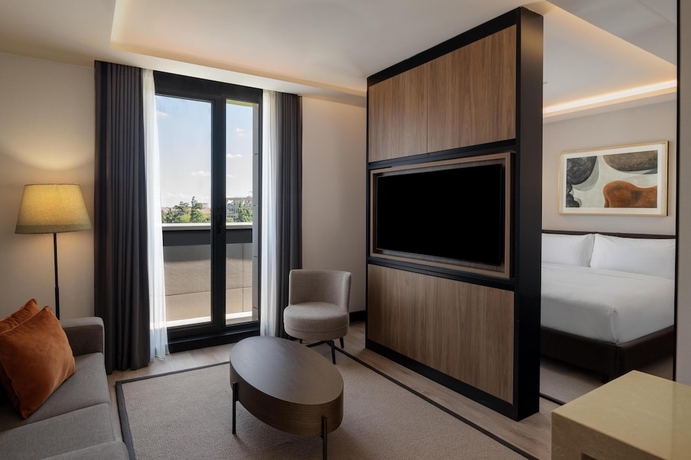 Imagen de la habitación del Hotel Altunizade Suites Istanbul, Curio Collection By Hilton. Foto 10