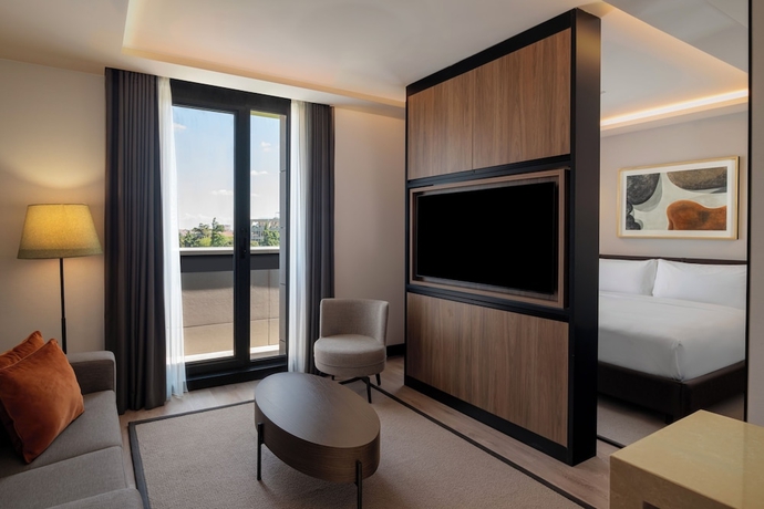 Imagen de la habitación del Hotel Altunizade Suites Istanbul, Curio Collection By Hilton. Foto 11