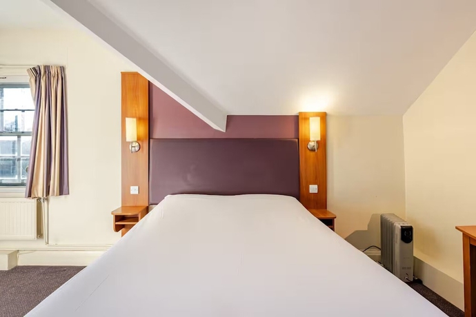 Imagen de la habitación del Hotel Alty. Foto 6