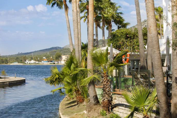 Imagen de la piscina del Hotel Alua Boccaccio. Foto 18