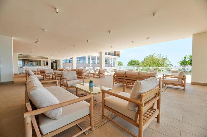 Imagen de los exteriores del Hotel Alua Calas de Mallorca Resort. Foto 6