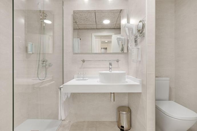 Imagen de la habitación del Hotel Alua Gran Camp De Mar. Foto 5