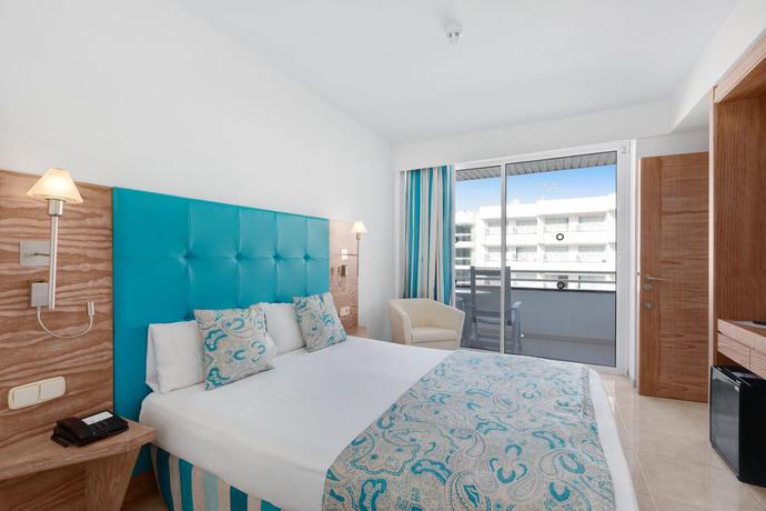 Imagen de la habitación del Hotel Alua Gran Camp De Mar. Foto 7