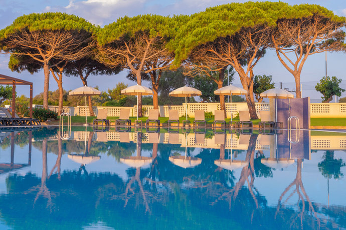 Imagen de la piscina del Hotel Alua Illa De Menorca. Foto 27
