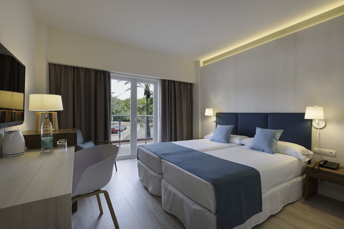 Imagen de la habitación del Hotel Alua Illa De Menorca. Foto 11