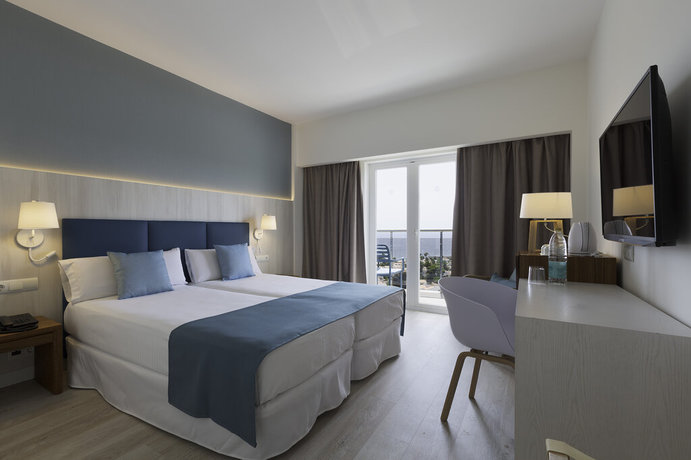 Imagen de la habitación del Hotel Alua Illa De Menorca. Foto 15