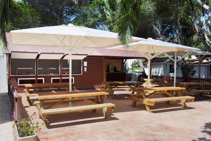 Imagen de los exteriores del Hotel Alua Suites Las Rocas. Foto 15