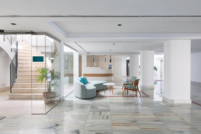 Imagen de los interiores del Hotel Alua Suites Las Rocas. Foto 18