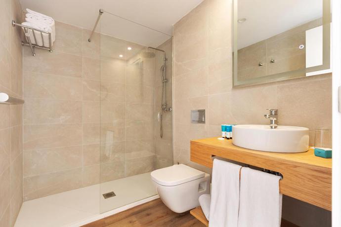 Imagen de la habitación del Hotel Alua Suites Las Rocas. Foto 10