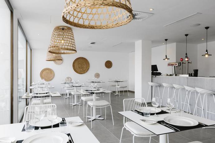 Imagen del bar/restaurante del Hotel AluaSoul Ibiza -Adults Only - Hyatt Inclusive Collection. Foto 2