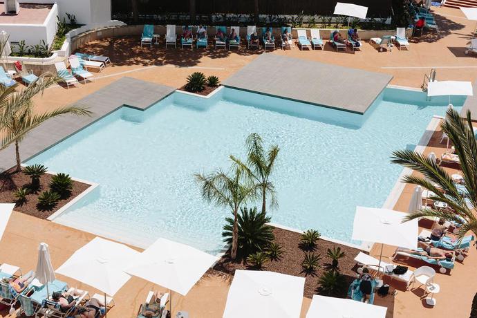 Imagen de la piscina del Hotel AluaSoul Ibiza -Adults Only - Hyatt Inclusive Collection. Foto 15